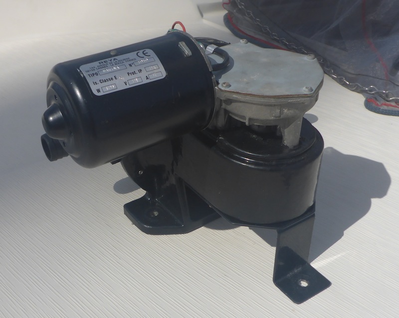  Amel Super Maramu 2000 Bilge pump Reya or AMFA MARINA ZZ 